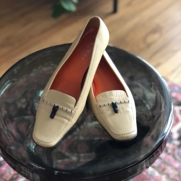 Gucci Y2K Square Toe Butter Yellow/Tan Kitten Heel Loafers sz 7B - Picture 2 of 6